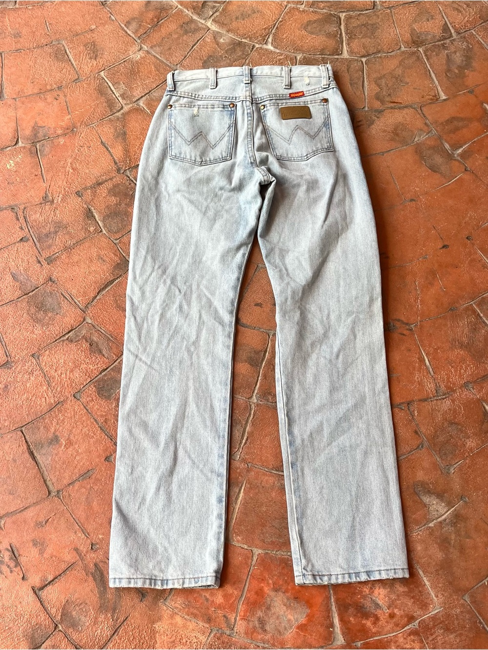 Wrangler Women’s Cowboy Cut Slim Fit Jeans Size 3X32 Distressed High Rise - Picture 5 of 8